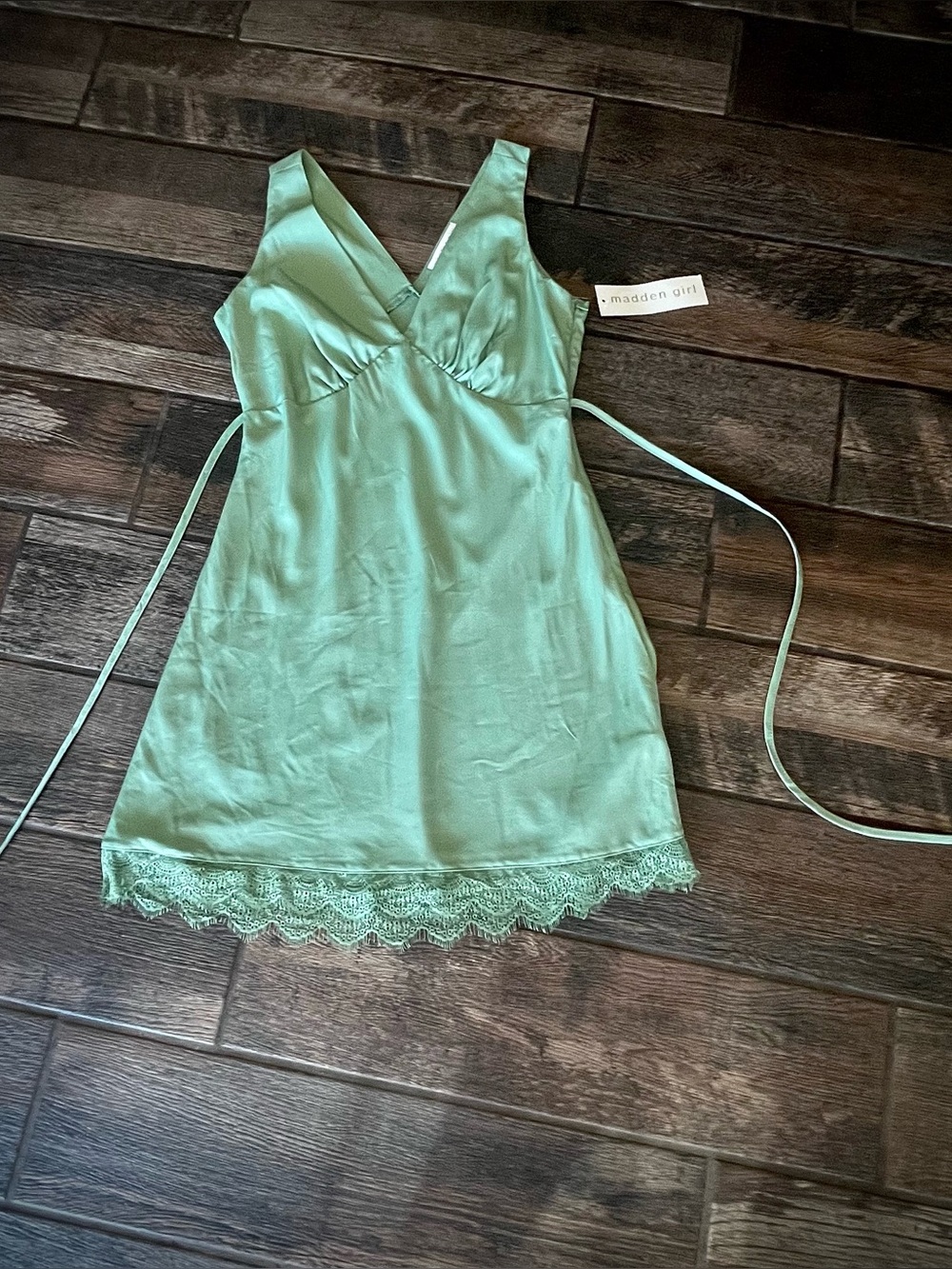Madden Girl pale green sleeveless dress with bottom lace M